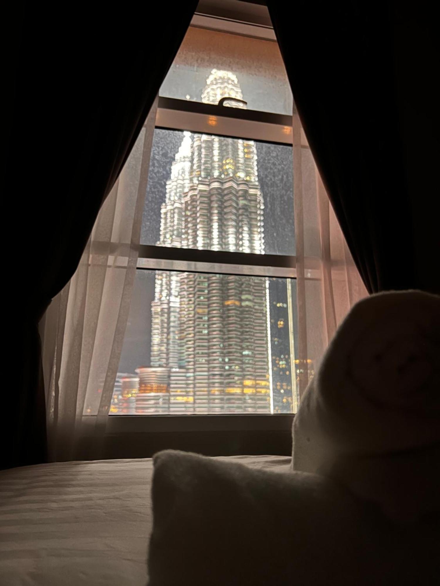 Sky Suites At Klcc By Mitstay Kuala Lumpur Esterno foto