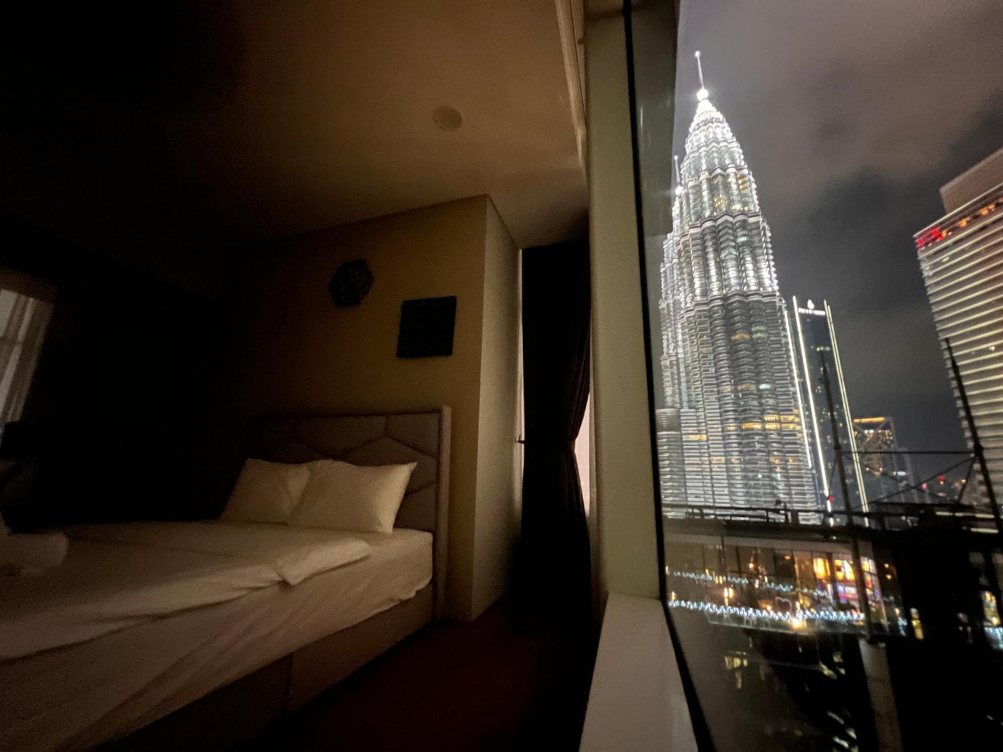 Sky Suites At Klcc By Mitstay Kuala Lumpur Esterno foto