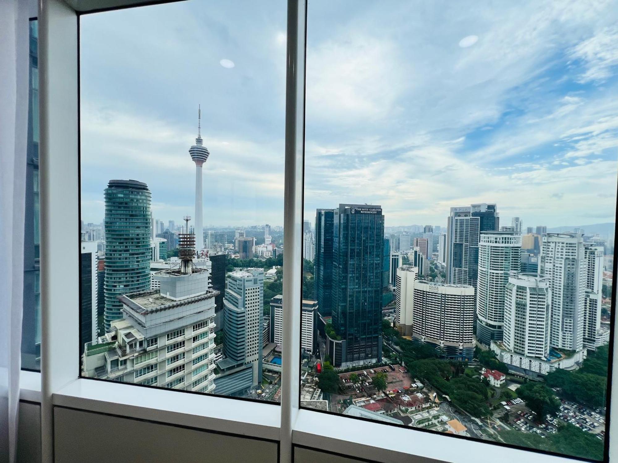 Sky Suites At Klcc By Mitstay Kuala Lumpur Esterno foto
